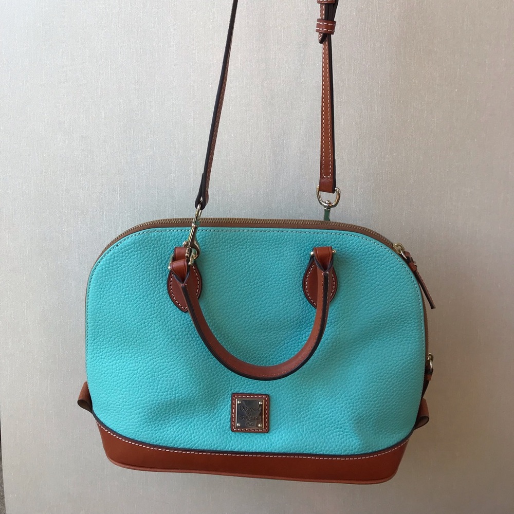 Dooney&Bourke pebble grain zip zip sarchel